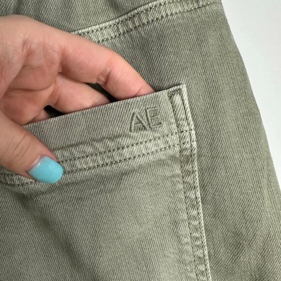 American Eagle Olive Dreamy Drape Stretch Easy Shortie Size 8 NWOT - Picture 6 of 7